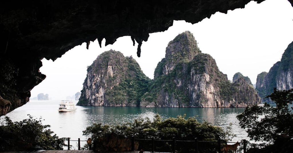 découvrez vrelo cave, une merveille naturelle en serbie. explorez ses formations rocheuses spectaculaires, ses rivières souterraines et ses richesses géologiques impressionnantes. une aventure inoubliable au cœur de la nature vous attend !
