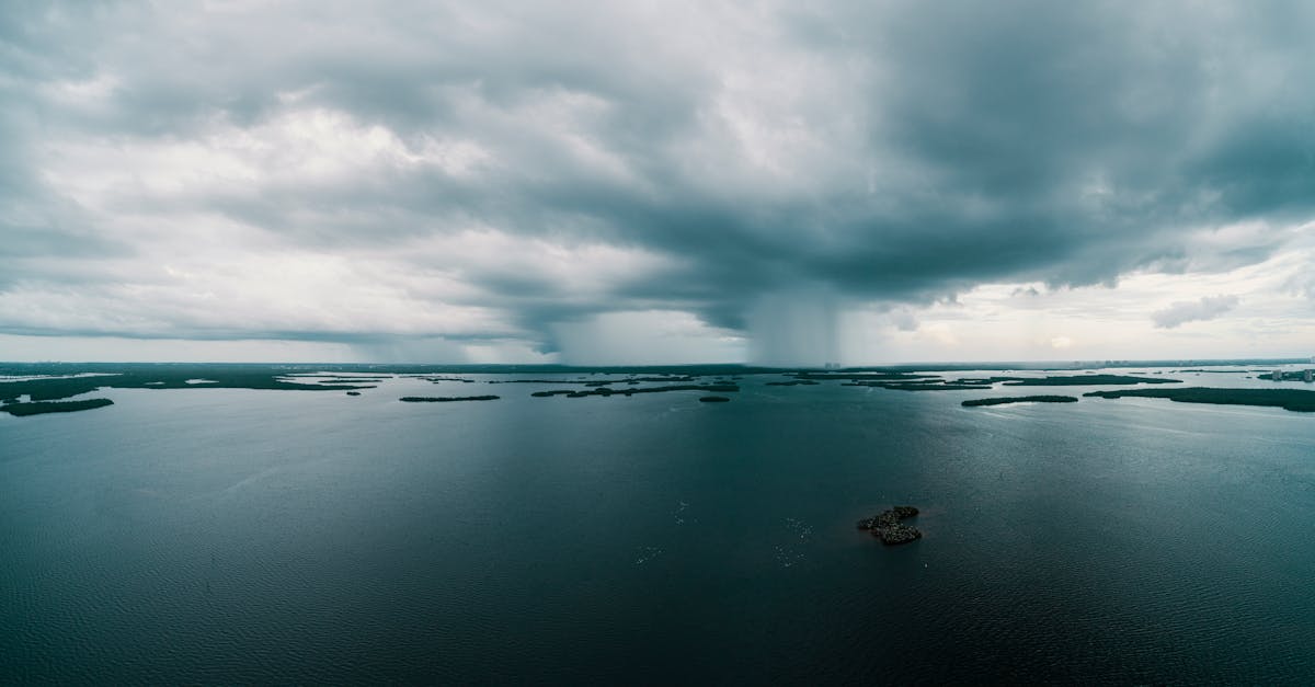 découvrez les îles élaphites, un joyau de la côte croate, offrant des paysages époustouflants, des plages de sable fin et une riche histoire culturelle. parfaites pour les amoureux de la nature et les passionnés d'aventure, ces îles promettent une escapade inoubliable loin de la foule.