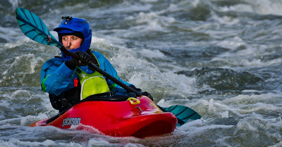 découvrez le kayak, une aventure aquatique passionnante qui vous permet d'explorer des paysages naturels à couper le souffle. parfait pour les amateurs de sensations fortes et les amoureux de la nature, le kayak offre une expérience de glisse unique sur les rivières, lacs et côtes. que vous soyez débutant ou expert, préparez-vous à vivre des moments inoubliables en pagayant à travers des eaux calmes ou déchainées.