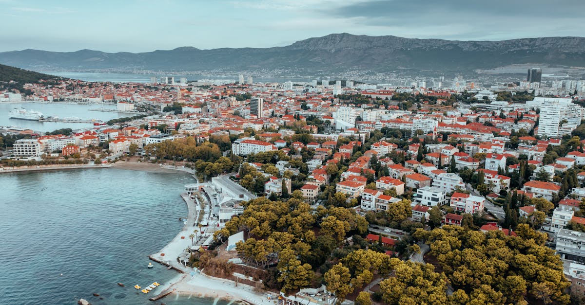 découvrez les îles adriatiques, un véritable paradis méditerranéen. plages magnifiques, villages pittoresques et paysages à couper le souffle vous attendent. explorez des activités nautiques, savourez la cuisine locale et plongez dans l'histoire riche de cette région envoûtante.