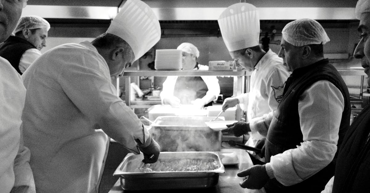 découvrez la cuisine dalmate, un voyage culinaire au cœur de la croatie. savourez des plats traditionnels préparés avec des ingrédients frais de la mer adriatique et des recettes familiales transmises de génération en génération. plongez dans les saveurs uniques de cette région ensoleillée, entre fruits de mer, viandes grillées et douceurs locales.