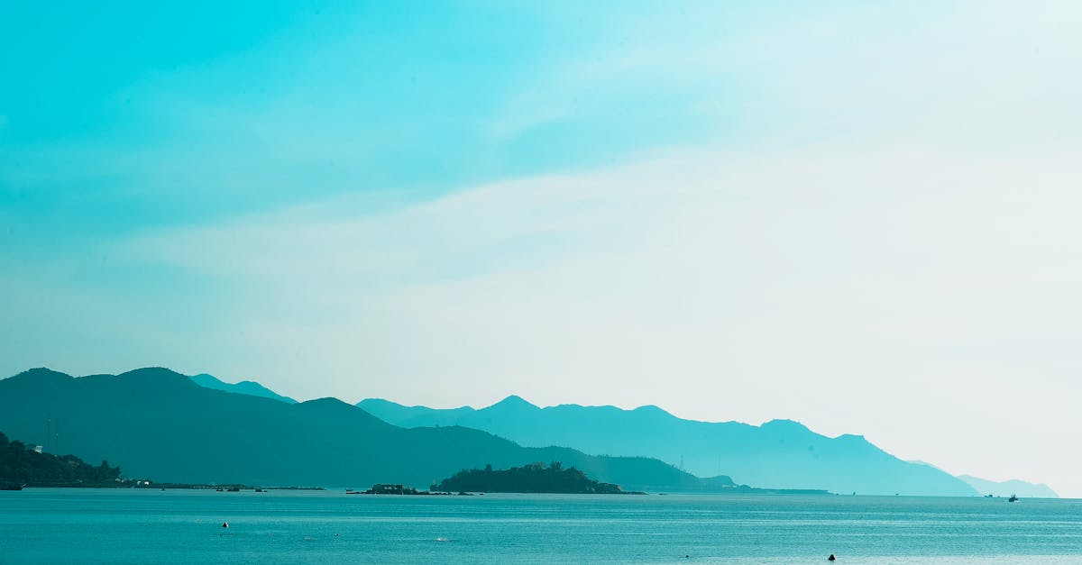 découvrez les trésors cachés des îles vis, avec leurs paysages à couper le souffle, leurs plages idylliques et leur riche patrimoine culturel. parfait pour les amoureux de la nature et les passionnés d'histoire, vis vous attend pour une aventure inoubliable.
