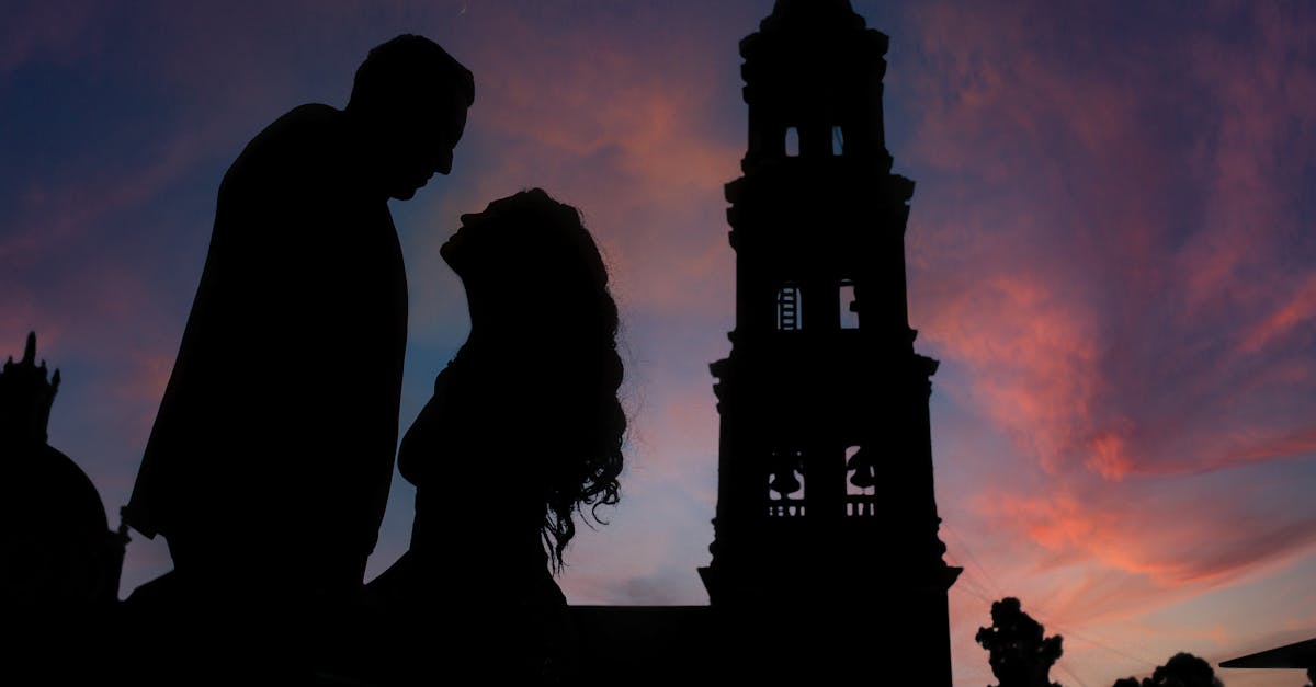 découvrez la love tower, un symbole d'amour emblématique où les couples peuvent sceller leur passion à travers des gestes romantiques. plongez dans un univers enchanteur et partagez des moments inoubliables dans ce lieu magique.