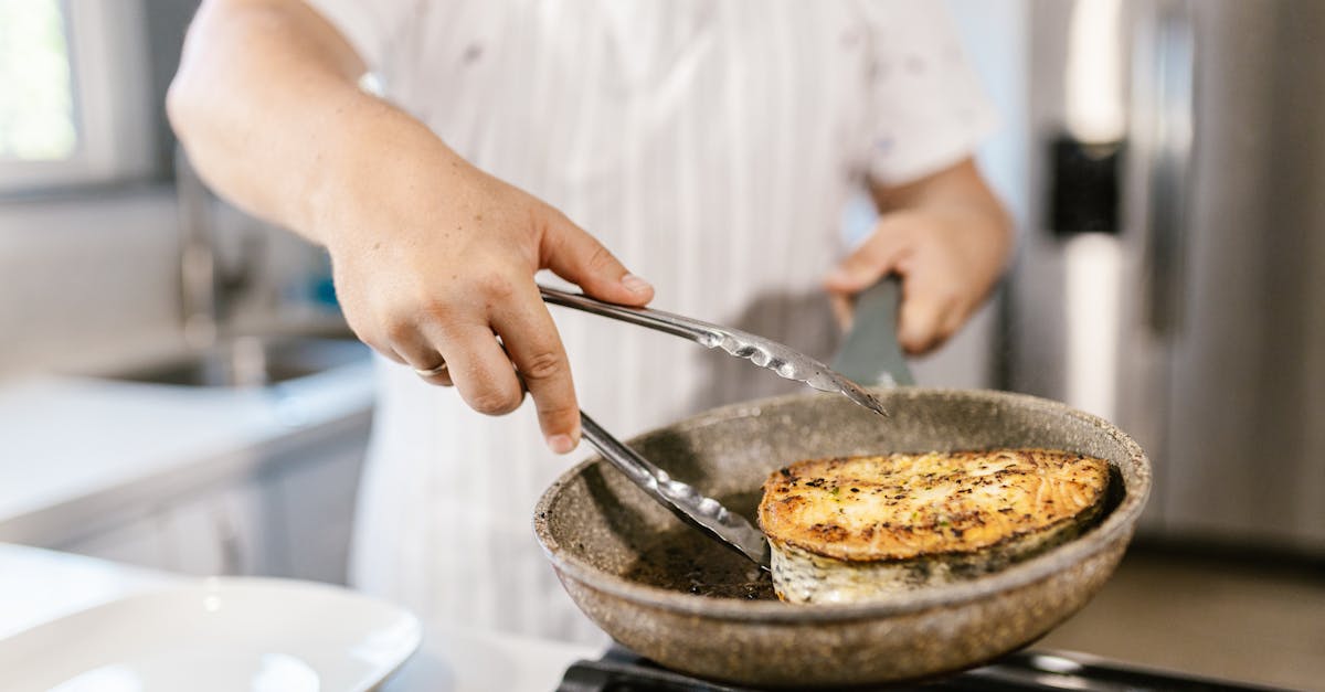 dégustez notre être de poissons grillés, savoureux et parfaitement préparés. découvrez une harmonie de saveurs marines et d'épices qui raviront vos papilles. un plat sain et délicieux, idéal pour un repas convivial en famille ou entre amis.