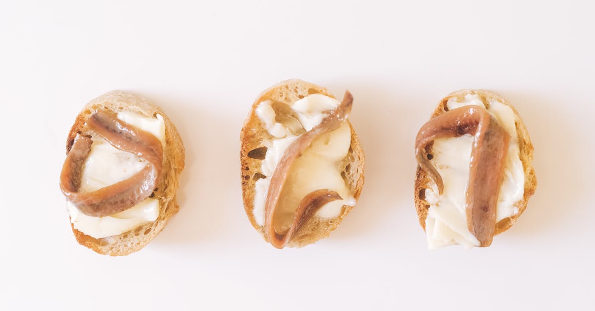 découvrez le monde savoureux des anchois, ces petites délices marines aux notes salées et umami. parfaites pour rehausser vos plats ou à déguster seules, les anchois sont une source incontournable d'énergie et de goût.