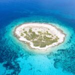 découvrez la beauté du kvarner, une région côtière de croatie réputée pour ses îles pittoresques, ses plages de sable fin et ses paysages montagneux. idéal pour les amoureux de la nature et les adeptes de la culture, le kvarner offre des expériences uniques, de la cuisine locale savoureuse à des activités de plein air inoubliables.