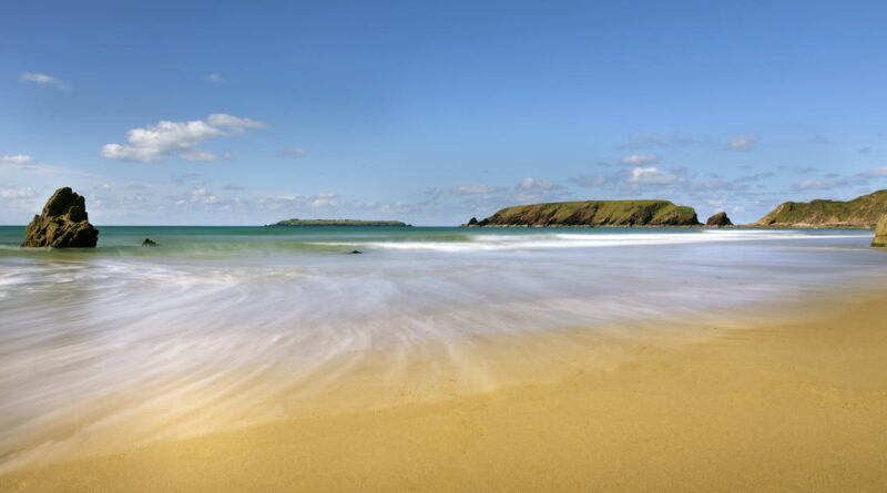 découvrez marlo beach, une plage idyllique avec des eaux cristallines et des paysages à couper le souffle. profitez d'activités nautiques, de promenades sur le sable fin et d'une atmosphère relaxante, idéale pour un séjour inoubliable en bord de mer.