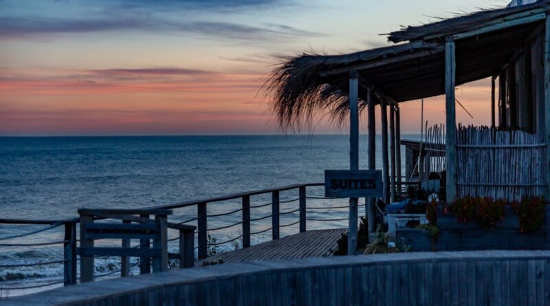 découvrez montraker beach, un paradis secret avec ses plages de sable fin, ses eaux cristallines et ses paysages époustouflants. profitez d'activités nautiques, de moments de détente au soleil et de la beauté naturelle qui fait de cet endroit une destination incontournable pour les amoureux de la nature.
