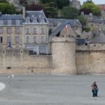 découvrez polidor beach, une magnifique plage où le sable doré rencontre les eaux cristallines. profitez d'activités en plein air, de moments de détente au soleil et d'une ambiance conviviale. parfait pour les familles et les amoureux de la nature!