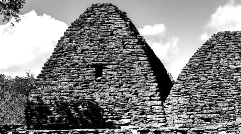 découvrez l'art de la construction en pierre sèche, une technique traditionnelle alliant durabilité et esthétique. apprenez les méthodes et astuces pour créer des structures résistantes et harmonieuses, tout en respectant l'environnement.