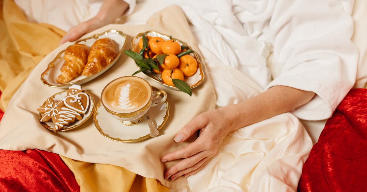 découvrez l'univers chaleureux et réconfortant du pain d'épices ! cette délicieuse gourmandise, parfaite pour les fêtes, mélange épices et douceur, apportant une touche festive à vos moments de partage. idéal pour les desserts, les cadeaux maison ou simplement pour se faire plaisir.